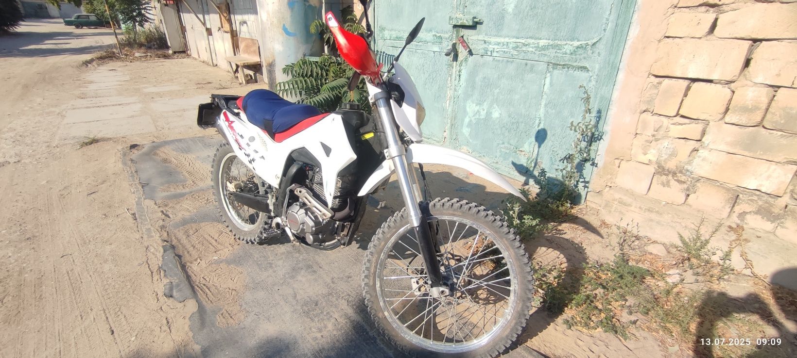 Продам мотоцикл эндуро