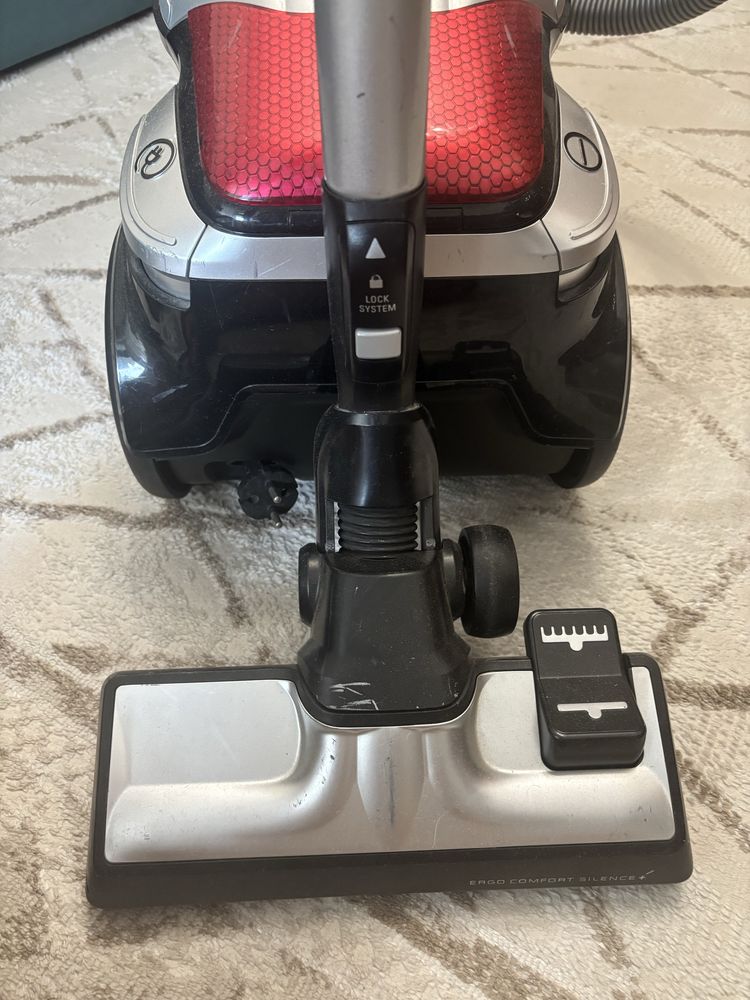 Продам пылесос Tefal Silence force