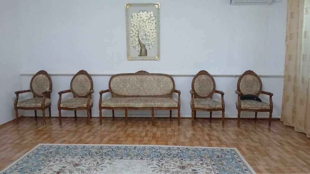 Продается софа с креслами