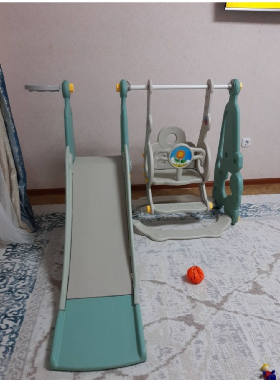 Продам детскую горку и качельку