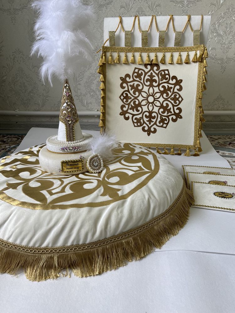 САПАЛЫ Тойбастар, Бесік той корзиналары, Сырға салу,