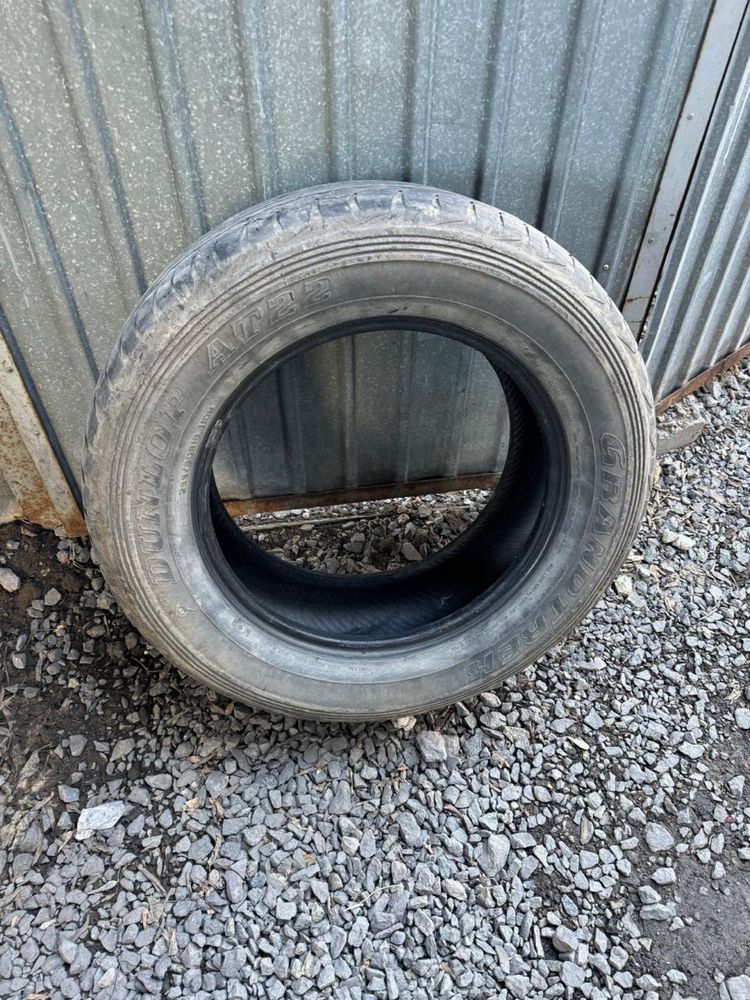 Продам летнюю резину Dunlop Grandtrek 265/60 на 18