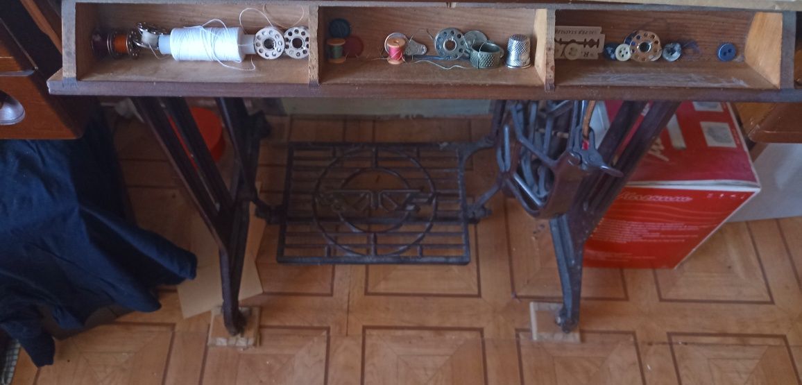 Продам швейную машинку, Бабочка, раритет, винтаж, коллекции, редкость.