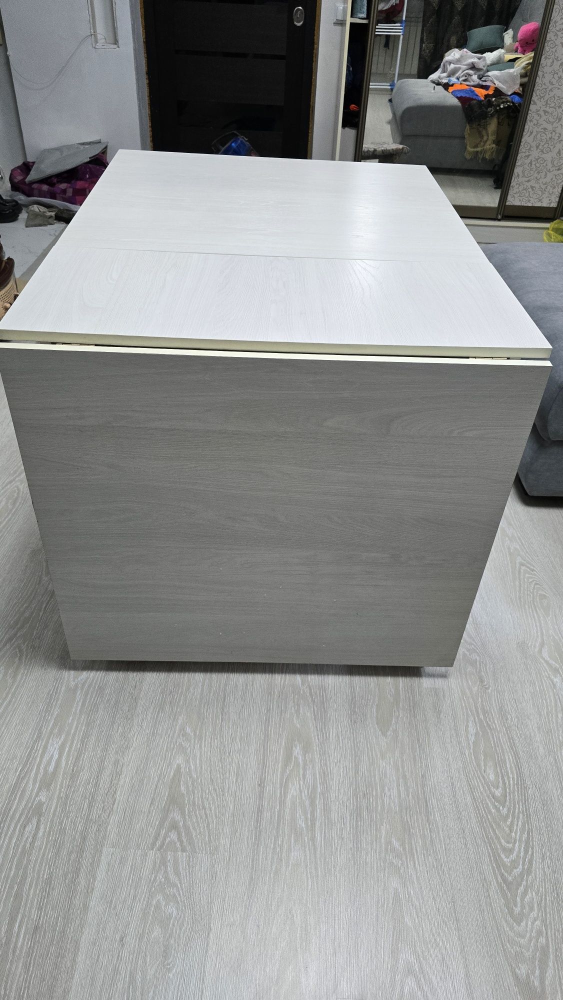Продам  2 стола и обувницу