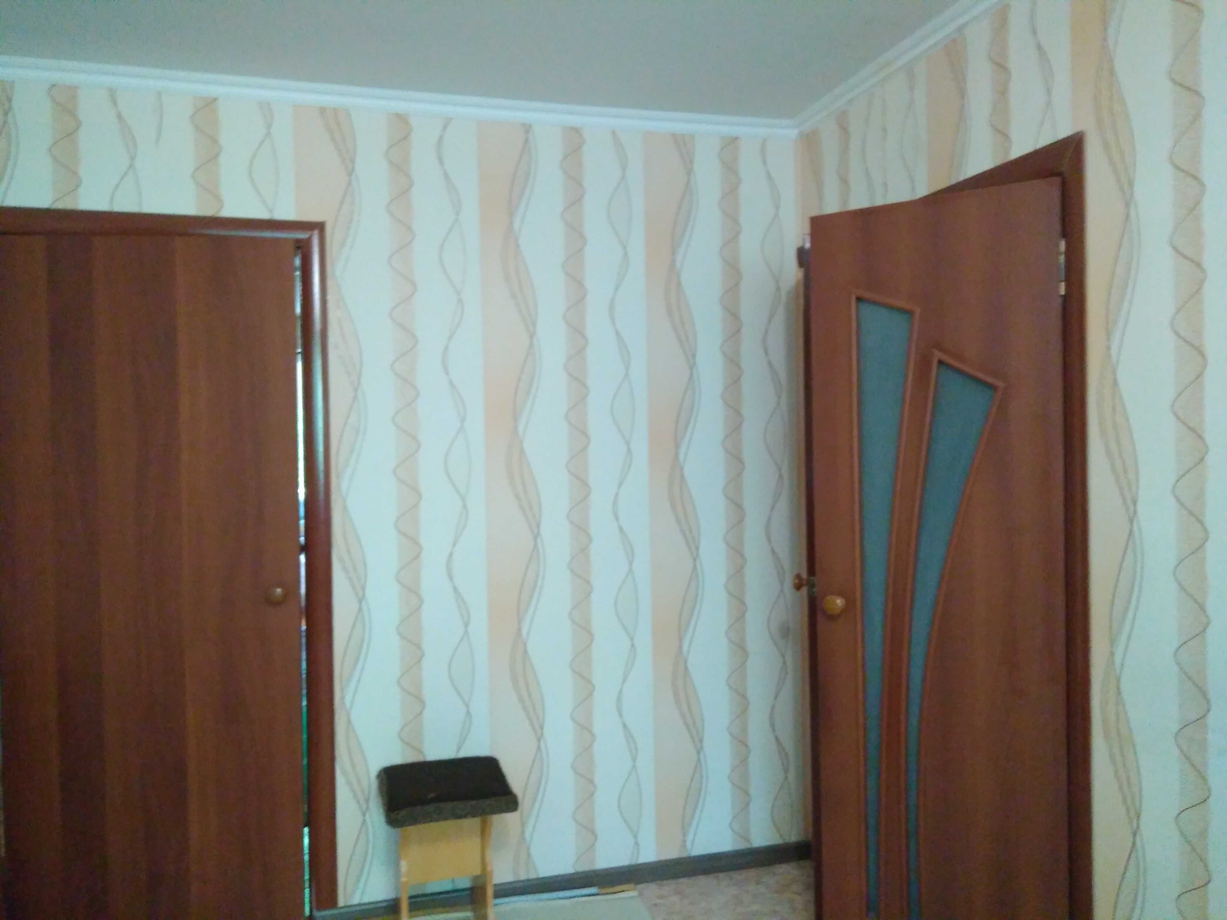 Продается 2 комнатная .3 этаж.Неугловая.