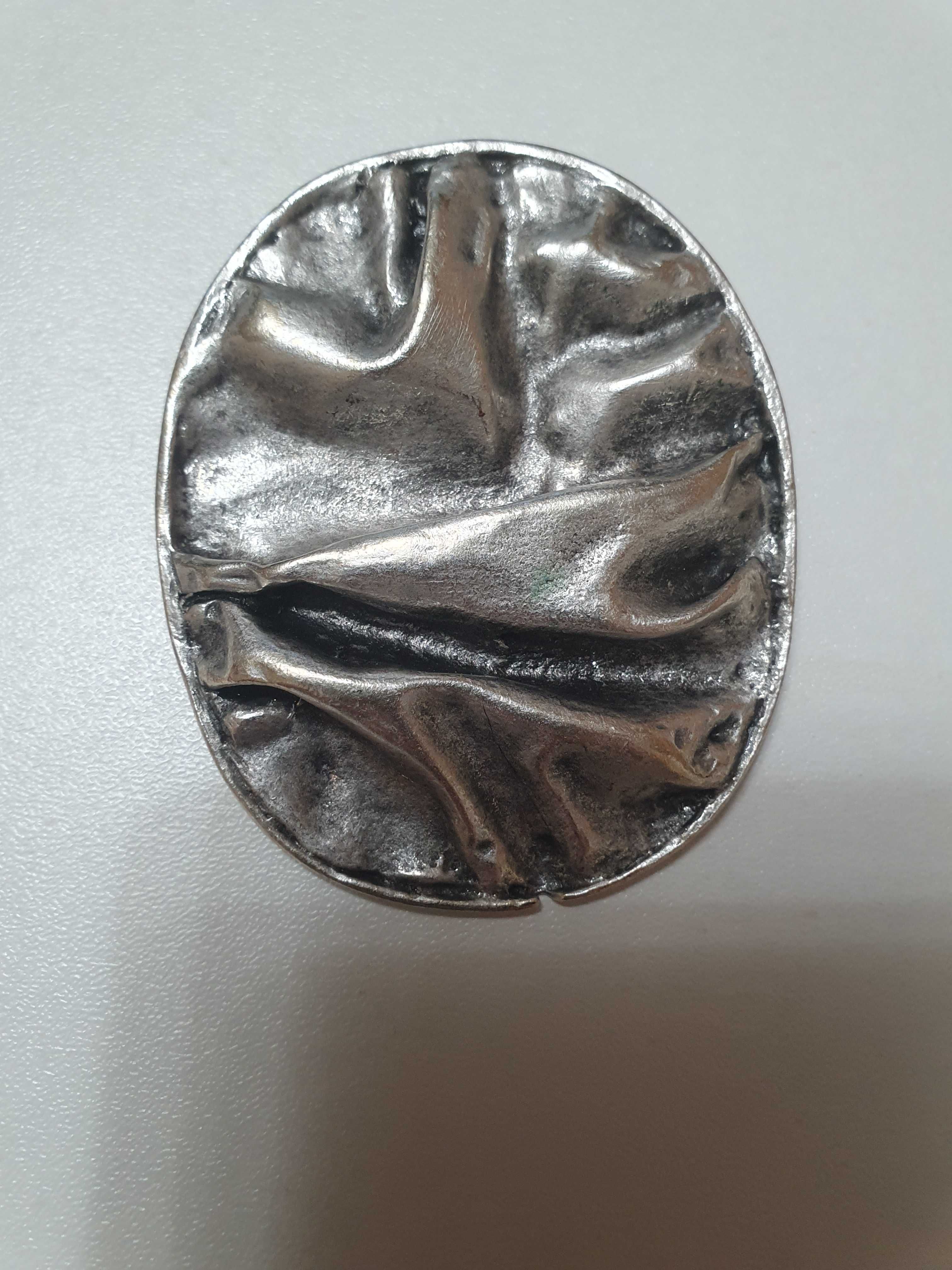 Распродажа товаров (клатч, брошь, цепочки, лоферы, статуэтка с о.Бали)