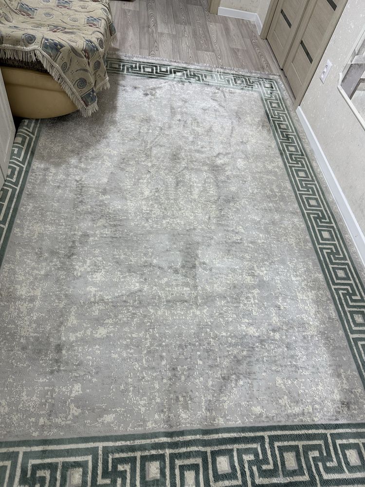 Ковер 2*3 в отличном состоянийй