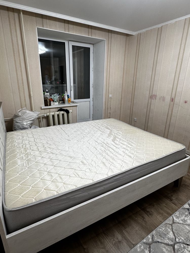 Продам матрас 160×200 см почти новый