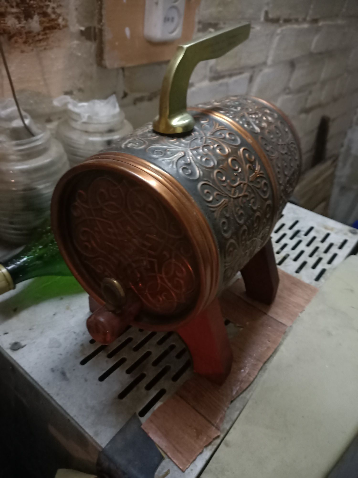 Продам винный бочонок,отличного каческва