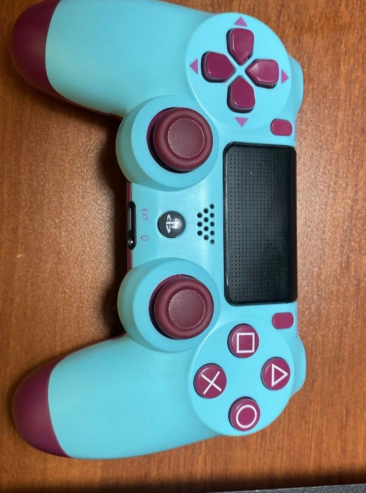 Продам PlayStation 4 Slim 1TB