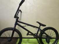 Велик BMX крутой комплектации.