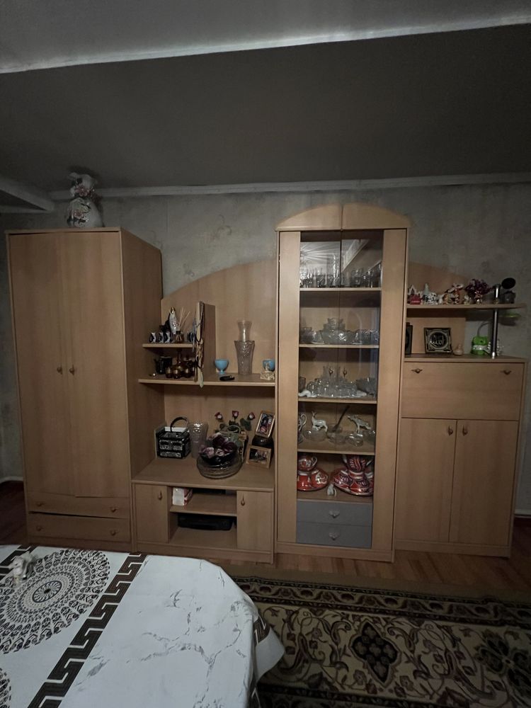 Продам горку для гостинной