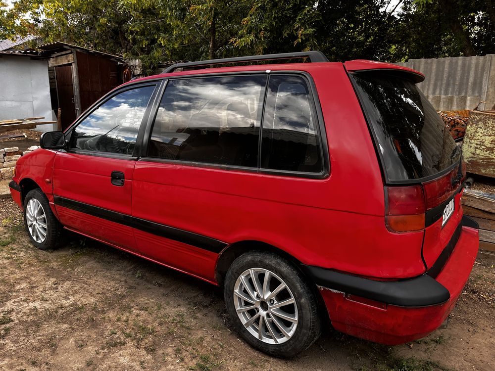 Mitsubishi Space Runner