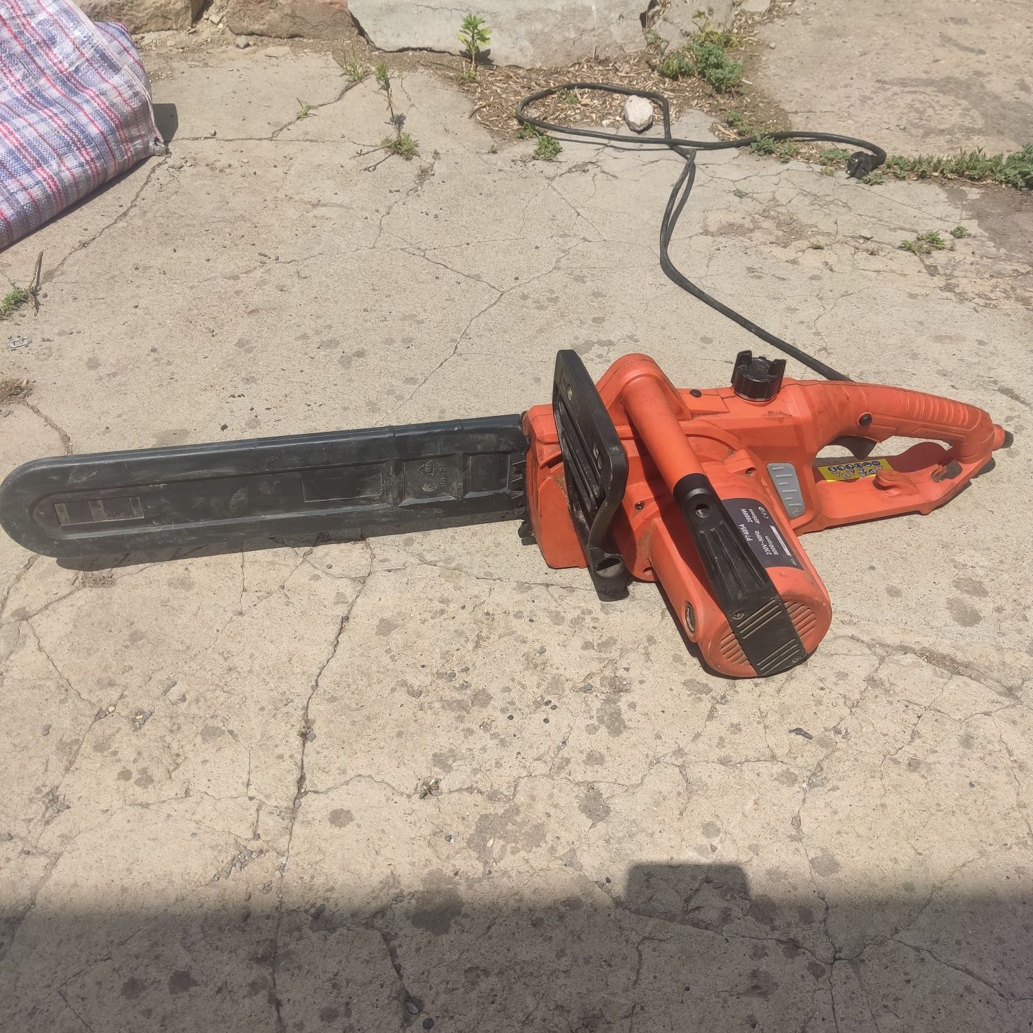 Продам цепную пилу