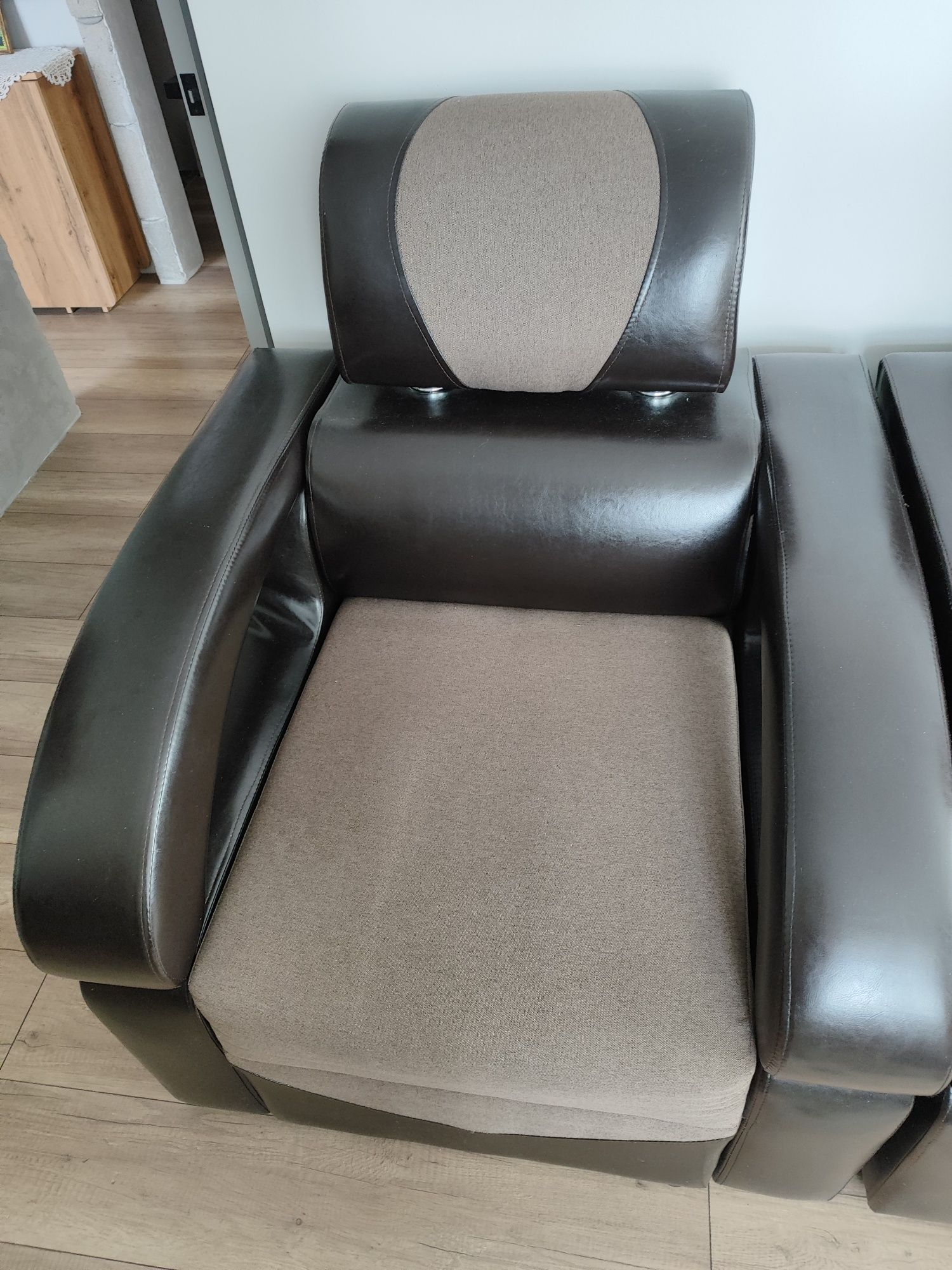 Продам диван вместе с креслом