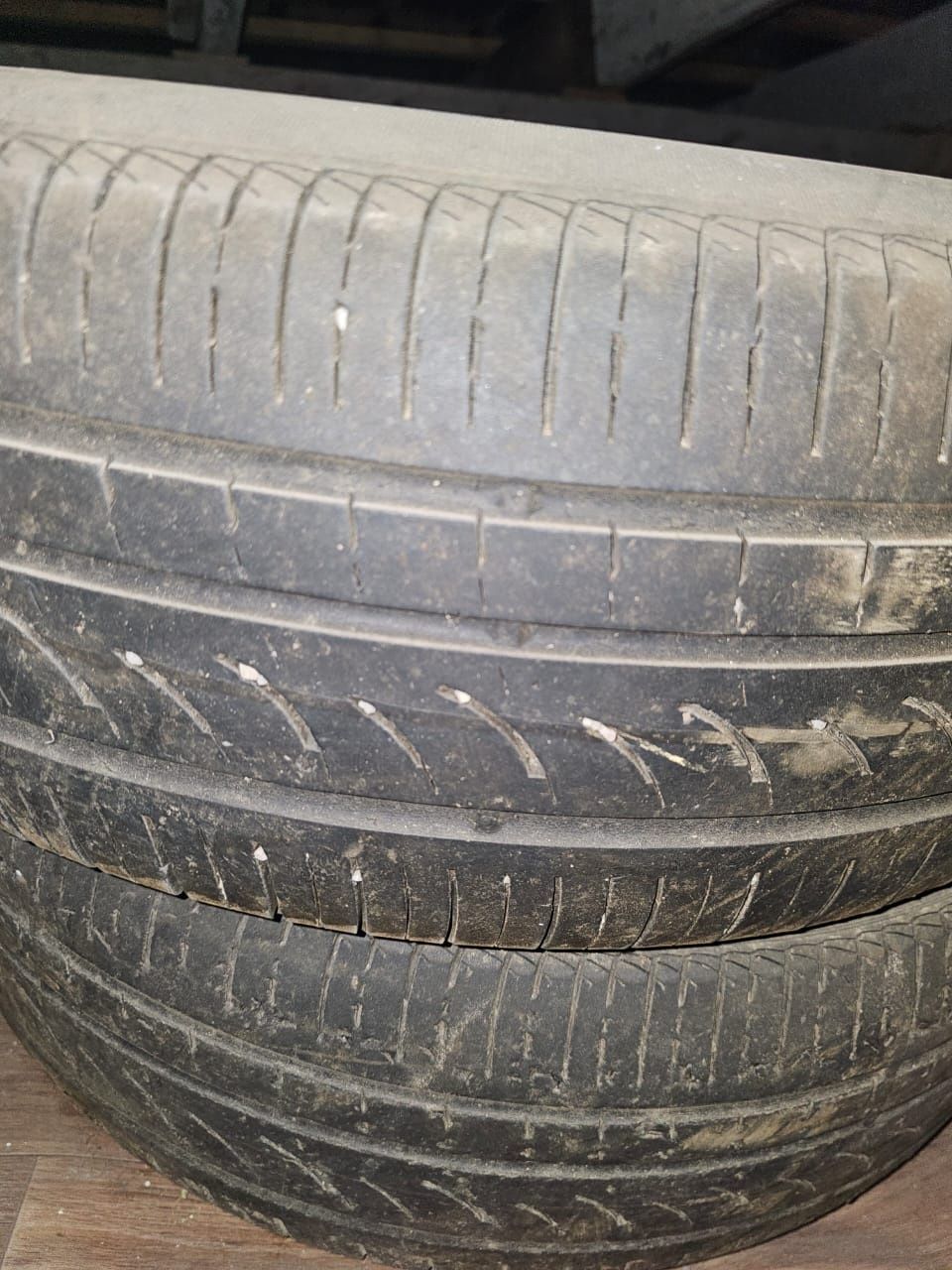 Продам шины 245/45/20
