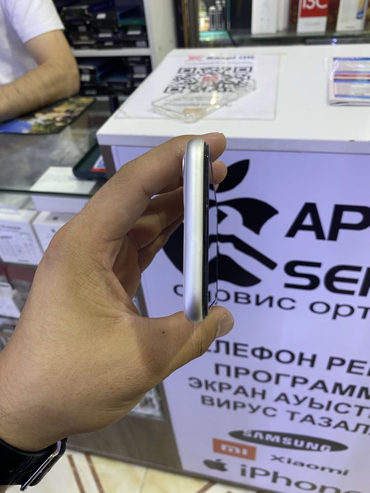 iphone 11 128 гб идеал