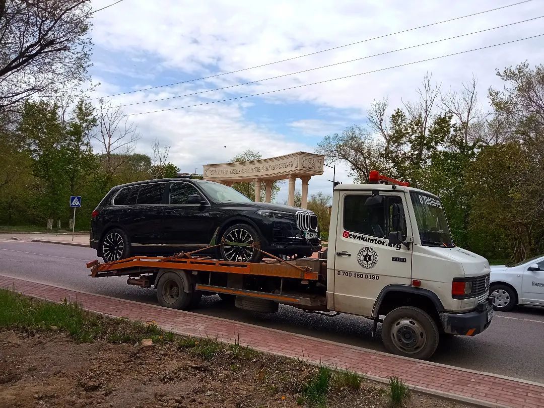 Услуги спецтехники эвакуатор Караганда, услуги автовышки,автогидроподь