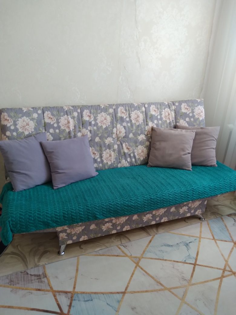 Продам диван в хорошем состоянии