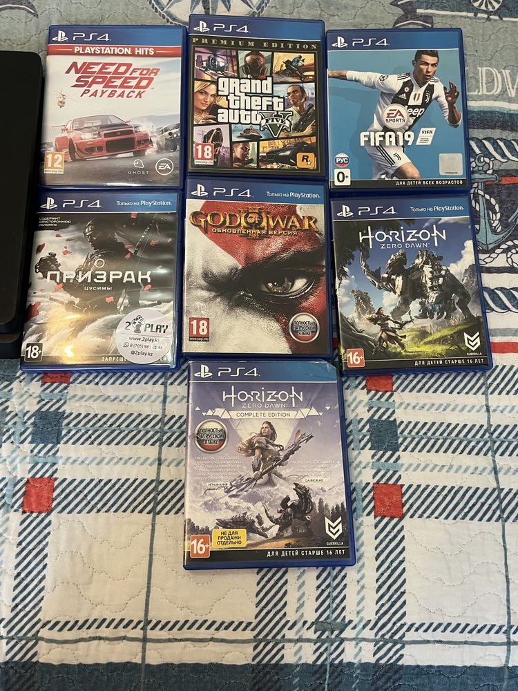 PlayStation 4 Slim 500GB + 7 игр (в отличном состоянии!)