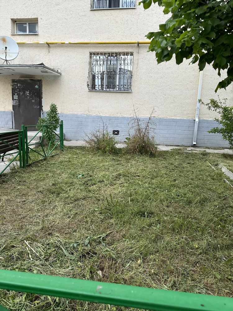 Продается 2-комн. квартира, мкр Нурсат (с подвал. помещением)