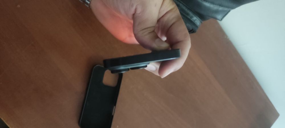 Продам Iphone 16 pro 256 гб