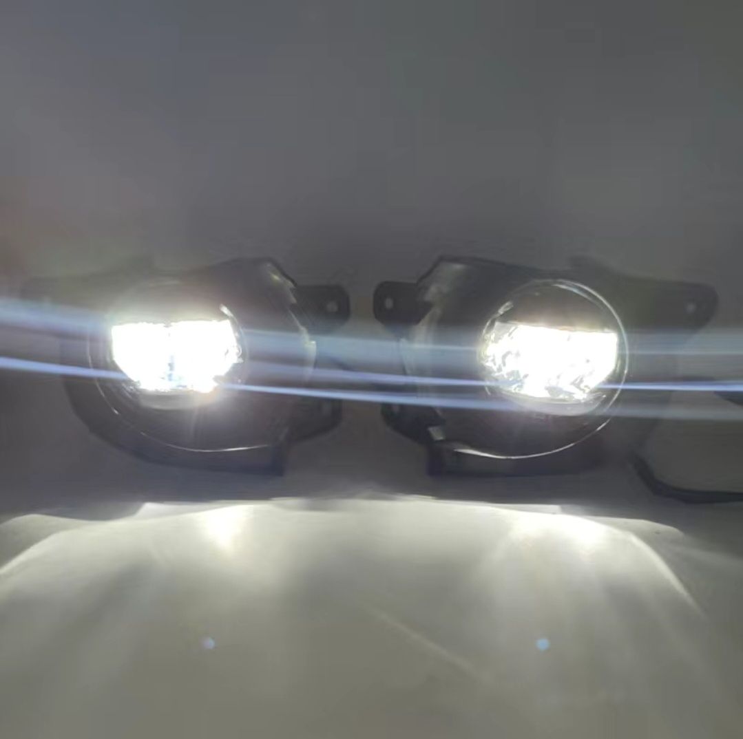 Противотуманные фары Toyota Sequoia