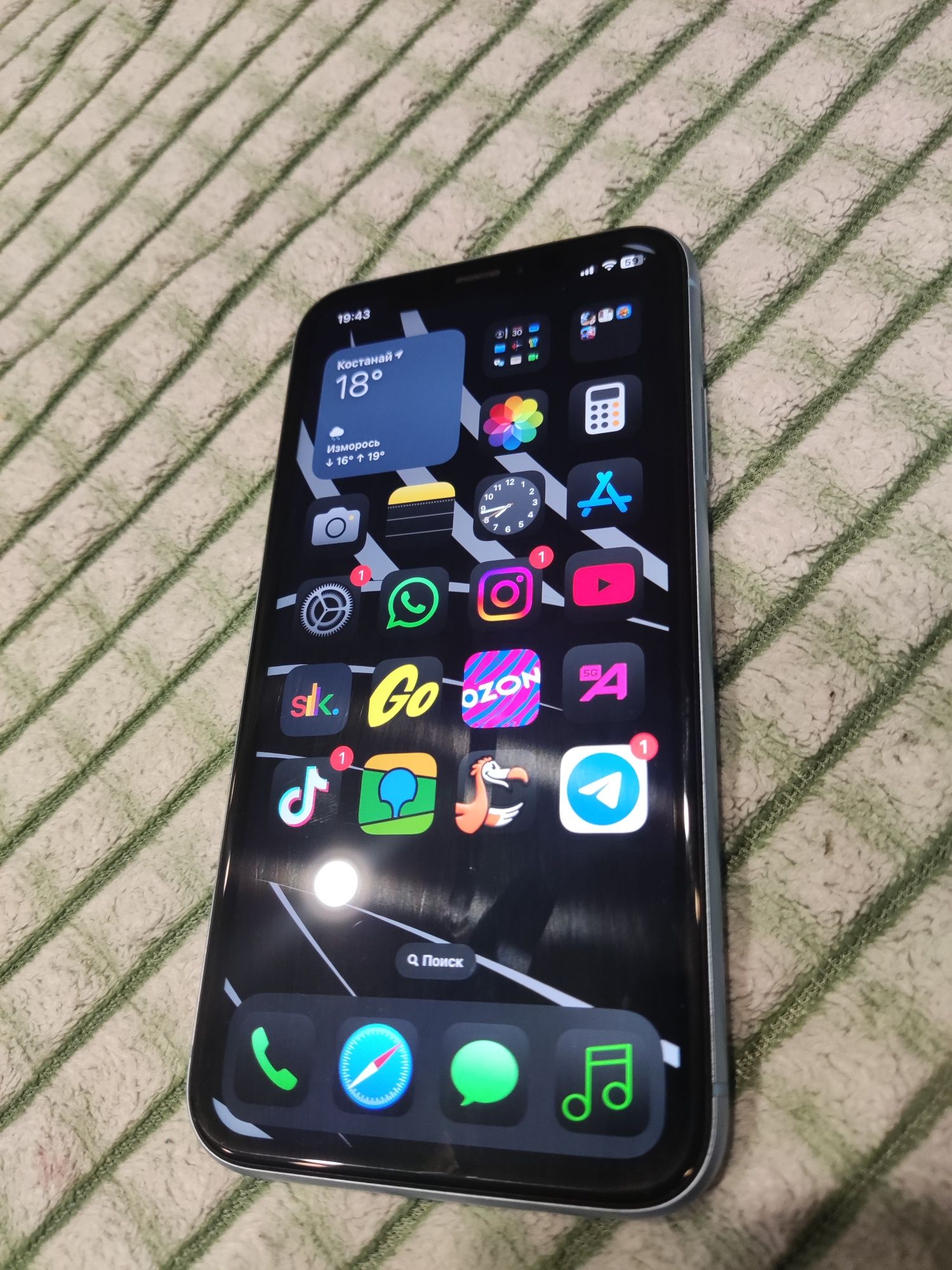 Обмен на деньги, iPhone XR 64gb face id работает АКБ 80%