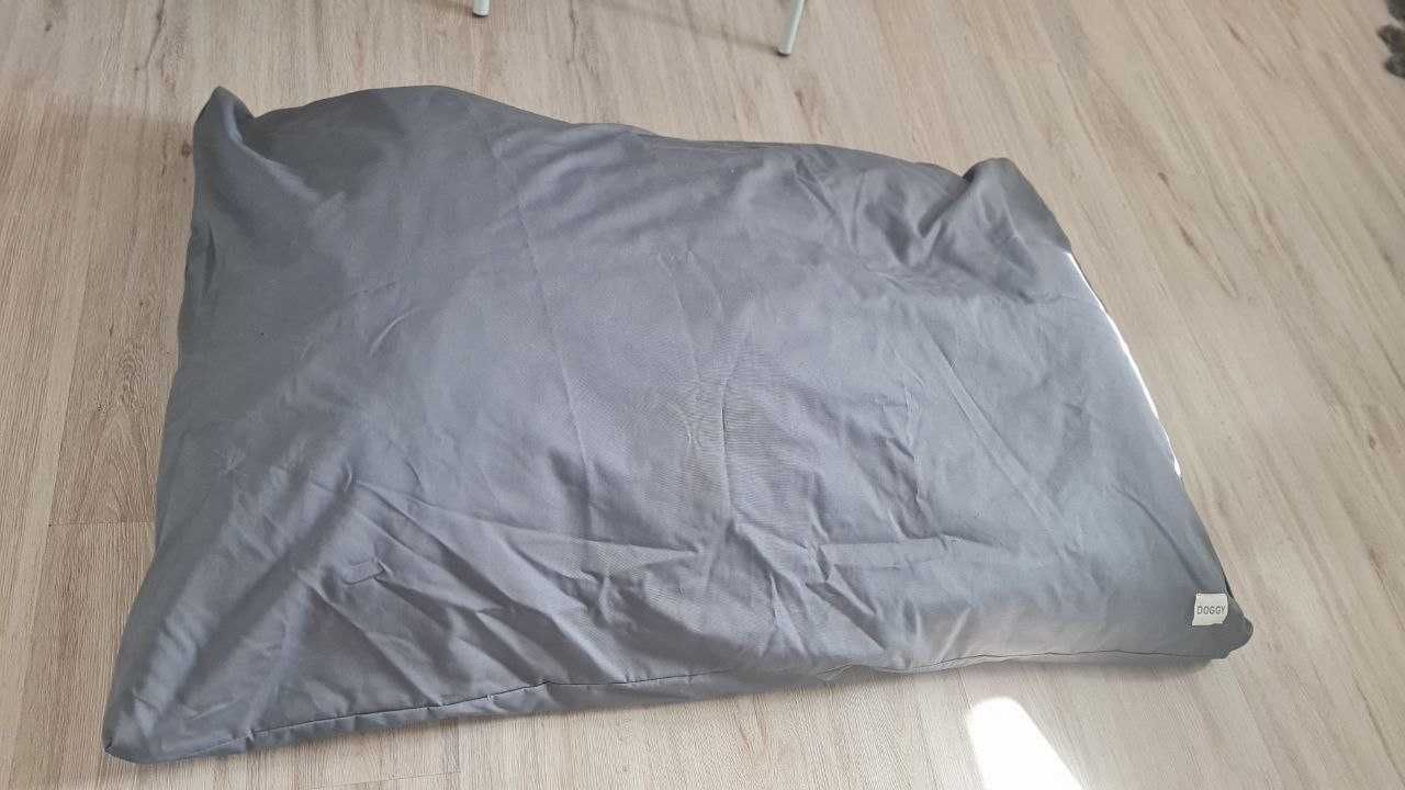 Лежанка для средних и крупных пород собак DOGGY, съёмным чехлом