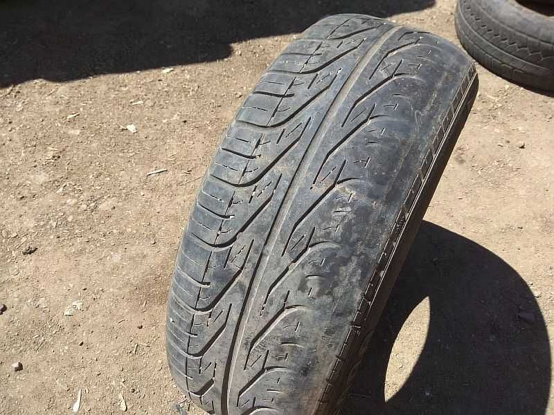 ОДНА шина 225/60 R15 - "Pirelli P6000", летняя.