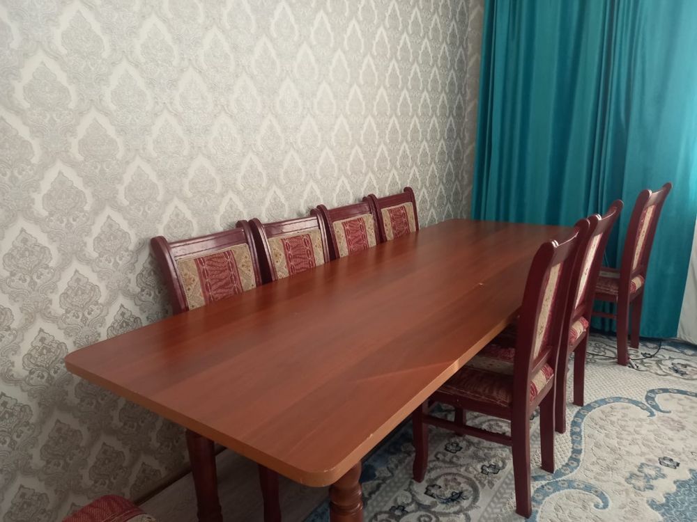 Продам большой стол, размер 1*2.7, цена 60000