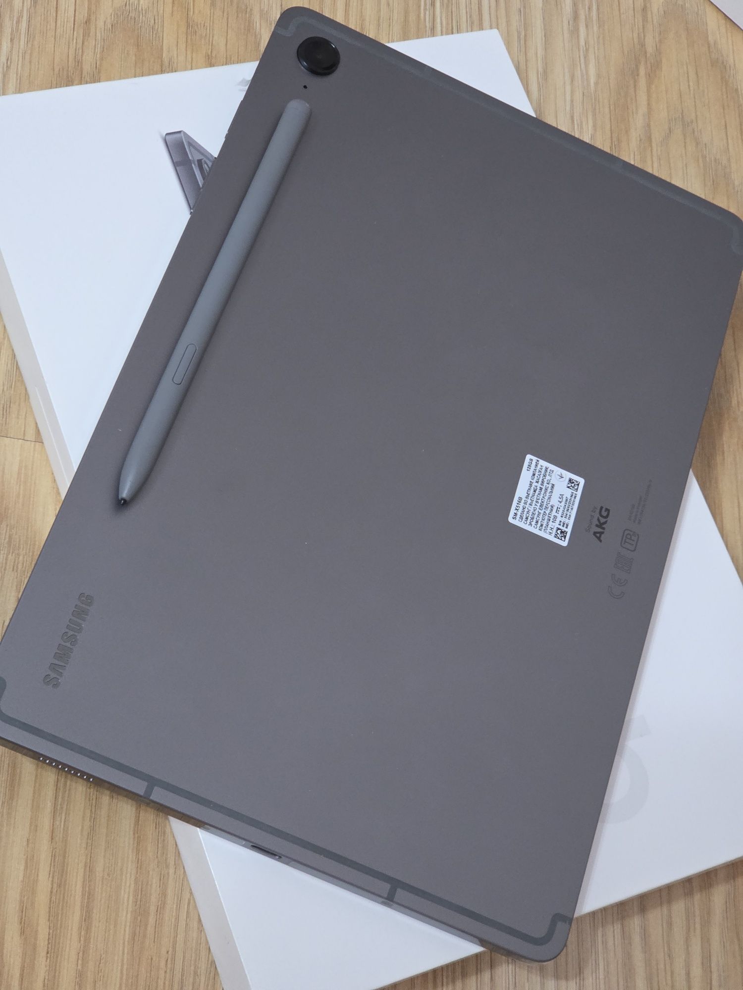 Продам Samsung Tab S9 FE 128 gb black