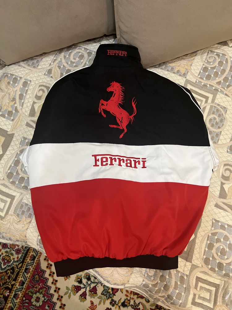 Продам куртку Ferrari (Феррари) / Formula 1 (Формула 1)
