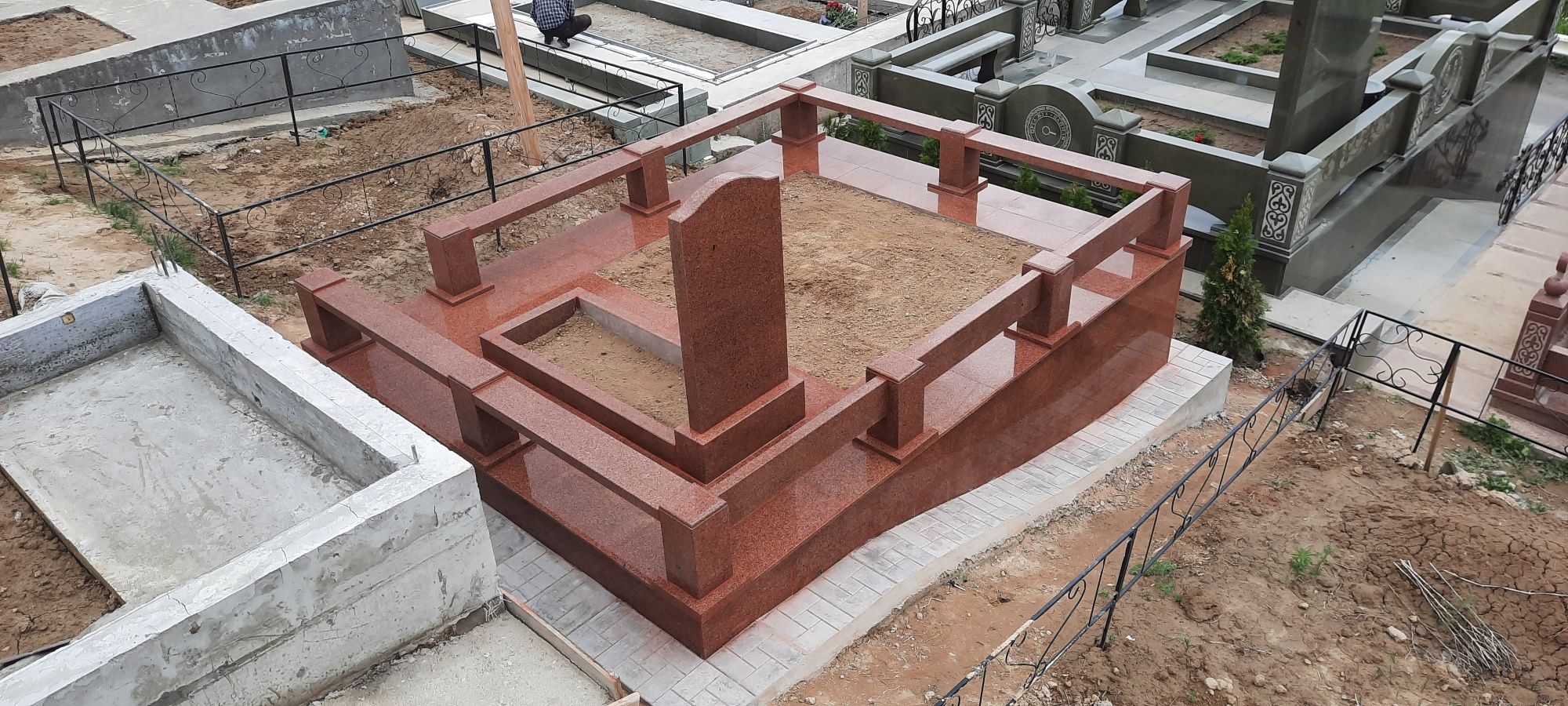Мемориальные Памятники в Алматы.Гранит,габбро.Облагораживание.