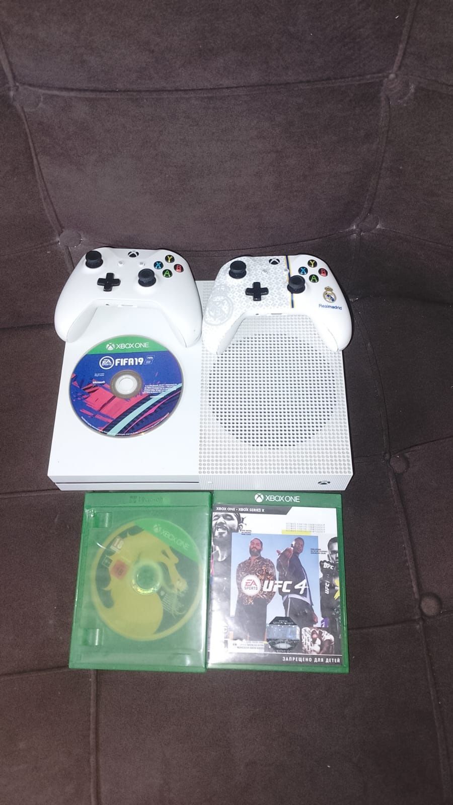 Xbox one s в идеальном состоянии