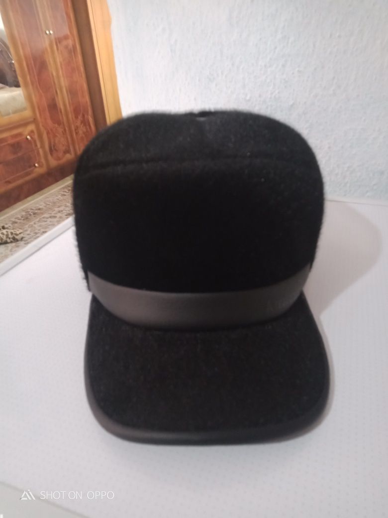 Дублёнка и шапка
