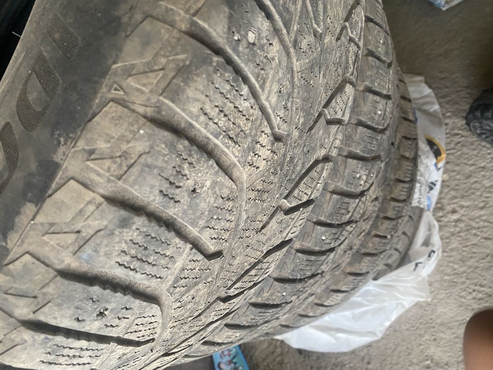 Шины зимние Bridgestone