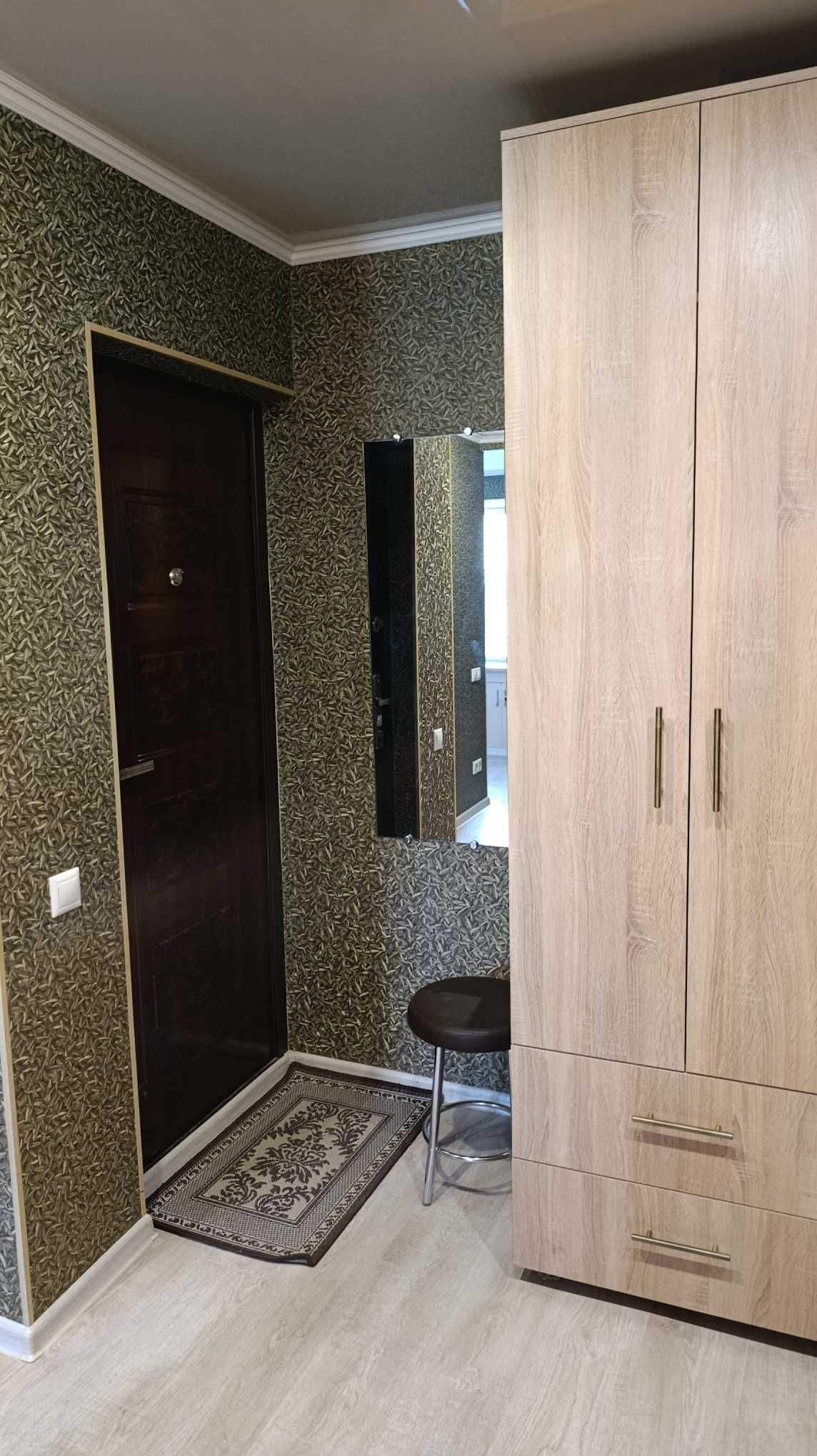 Продам 3х-комнатную кв. на Уалиханова 29.