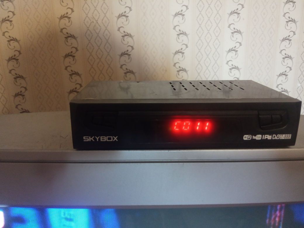 LG, приставка SKYBOX +антенна
