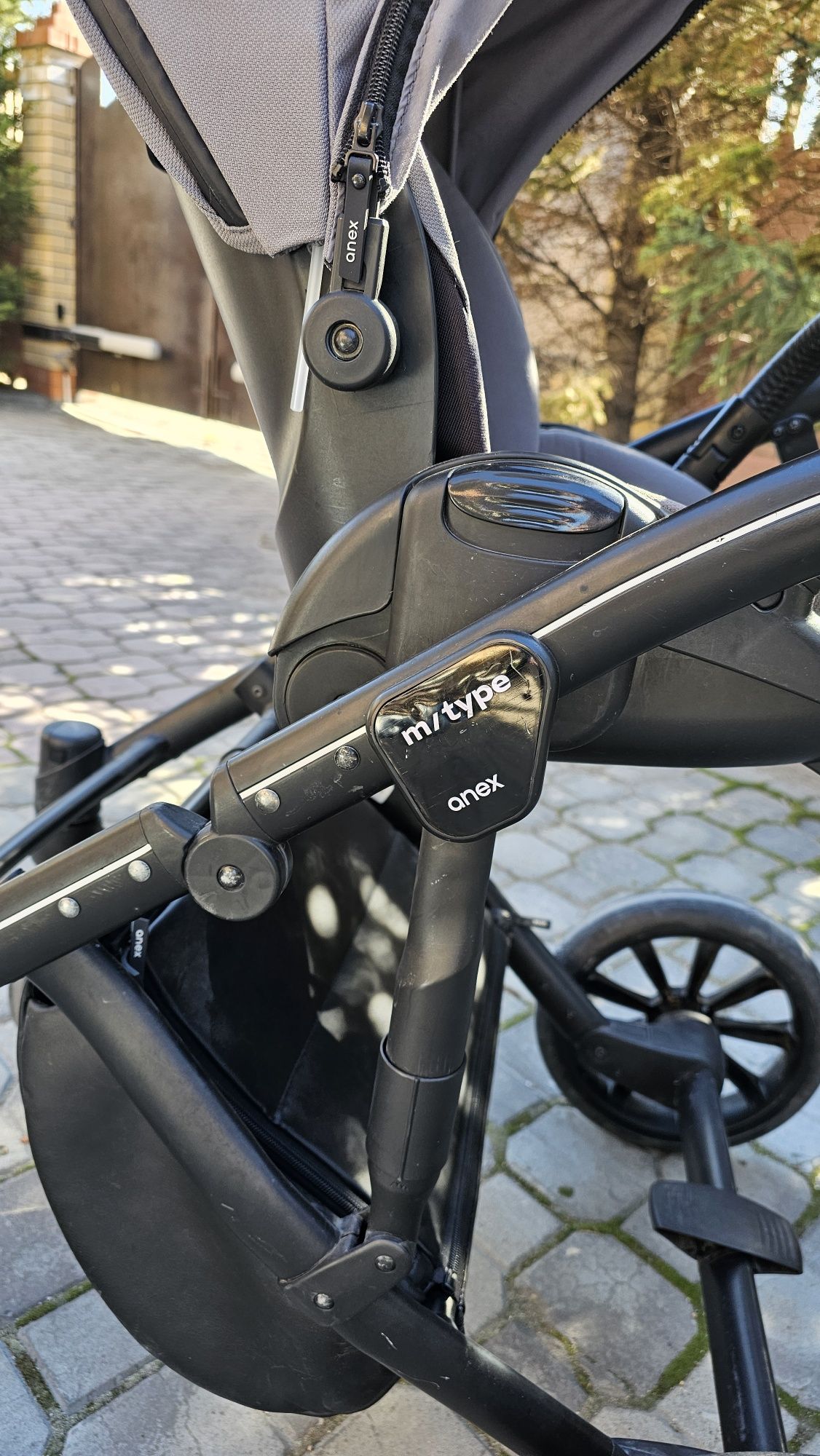 Продам коляску anex m-type