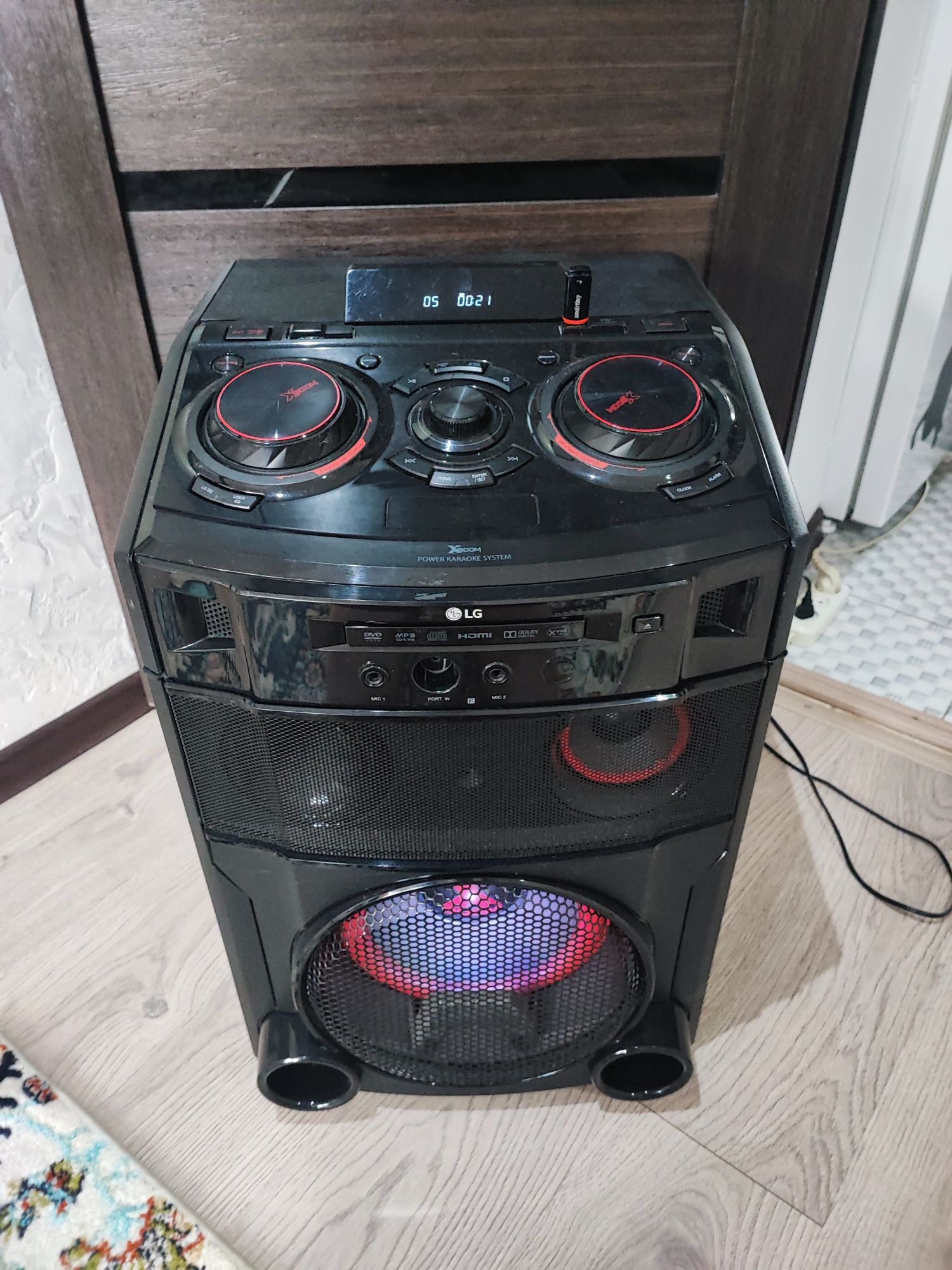 Продам колонку буфер фирмал LG