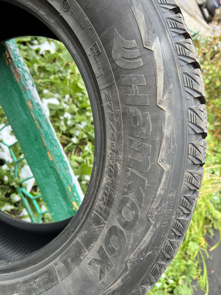 Продам резину зимнюю с шипами Hankook