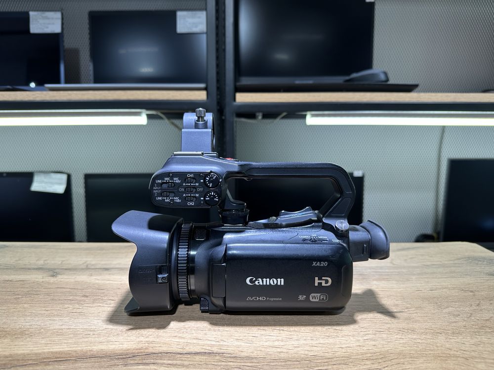 Видеокамера Canon XA20, Full HD 1080р, сенсорный дисплей, 10176/А10
