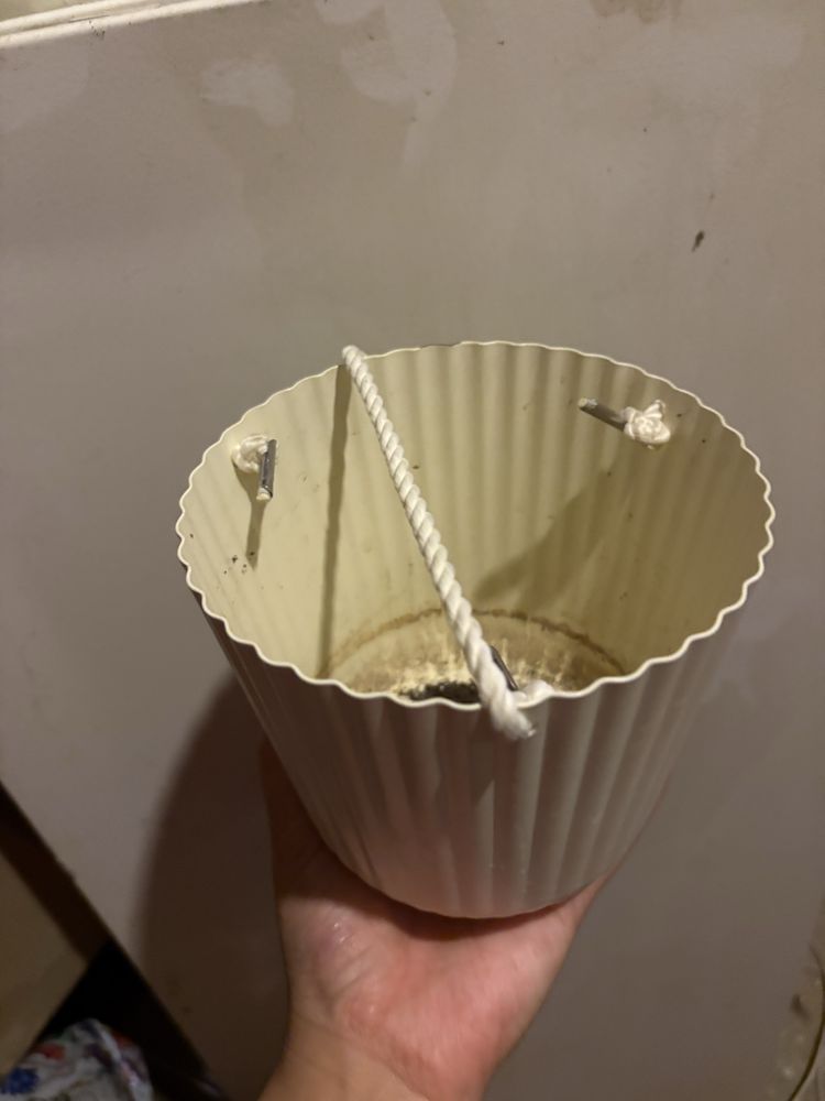 продам кашпо от икеа весячий