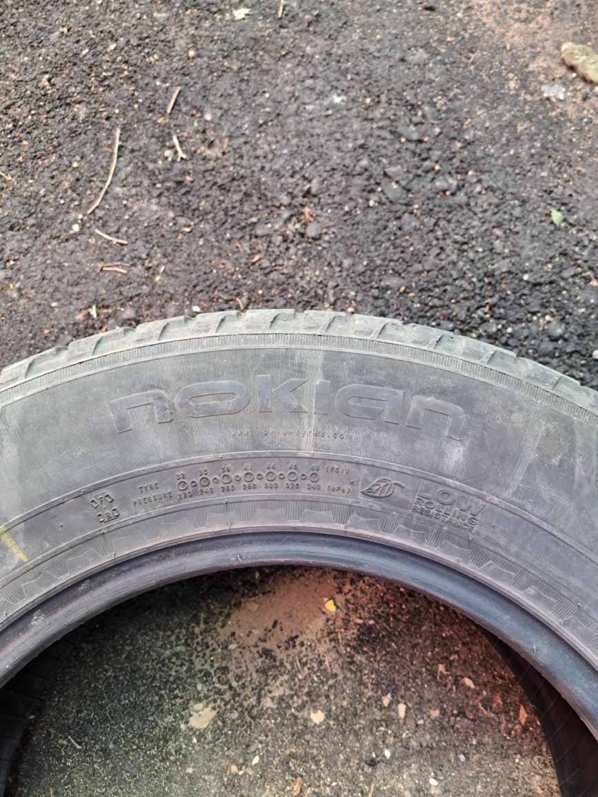 Продаю четыре летних покрышки 215/70 R16 б/у цена 5000 за одну