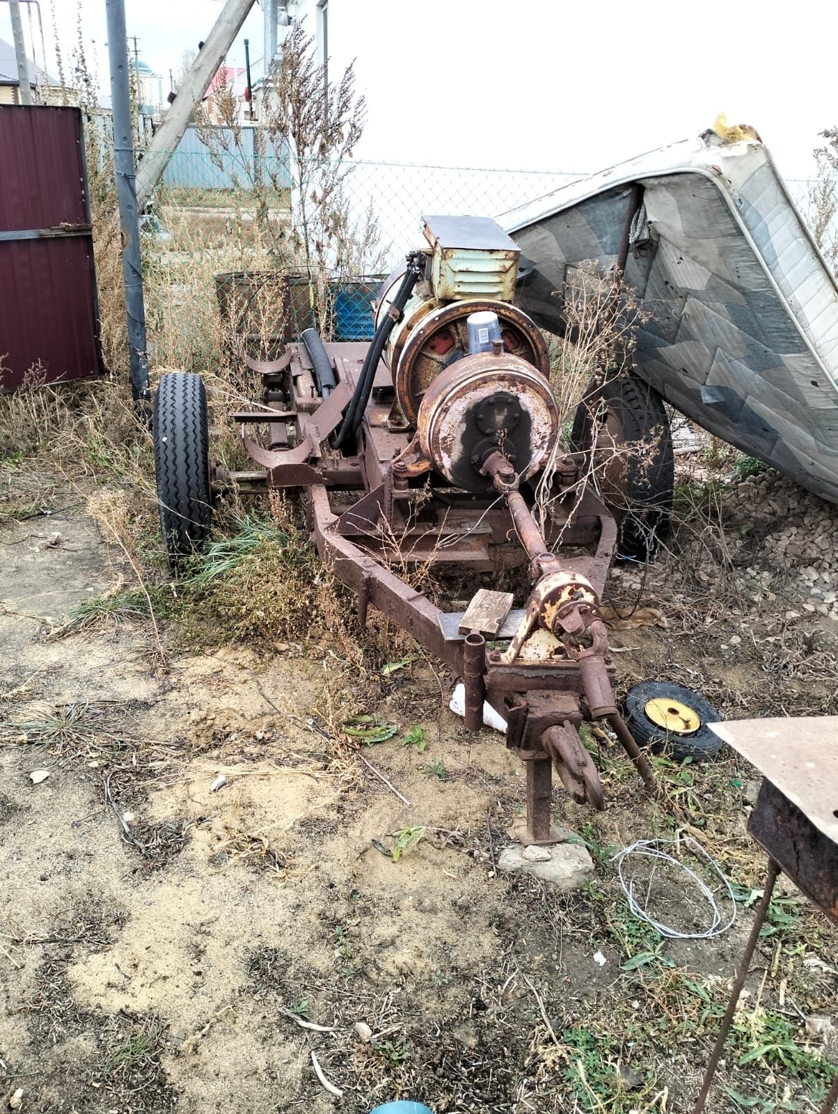 Продам трактор т-25, плуг и сварочный саг