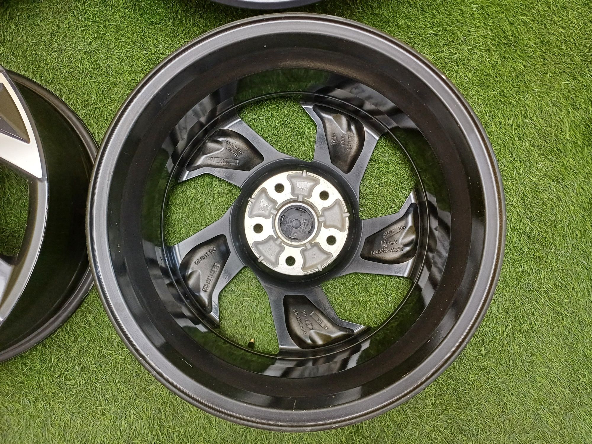 Диски R17 5×114.3 на Hyundai и другие.