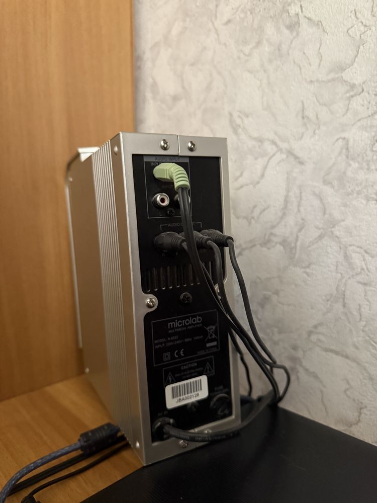 Продам акустическую систему Microlab 2.1