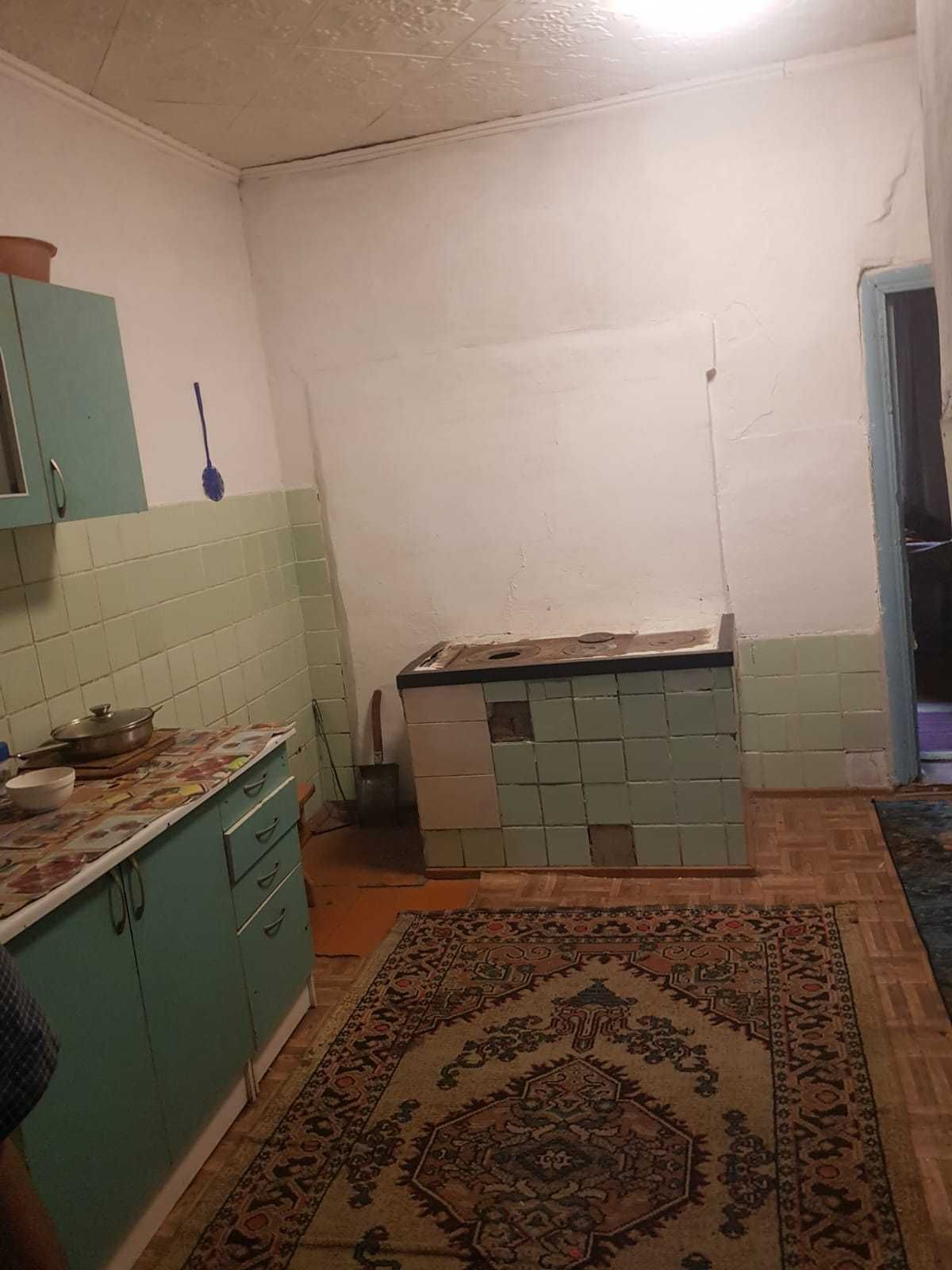 Продаётся 3-комнатная квартира в доме барачного типа