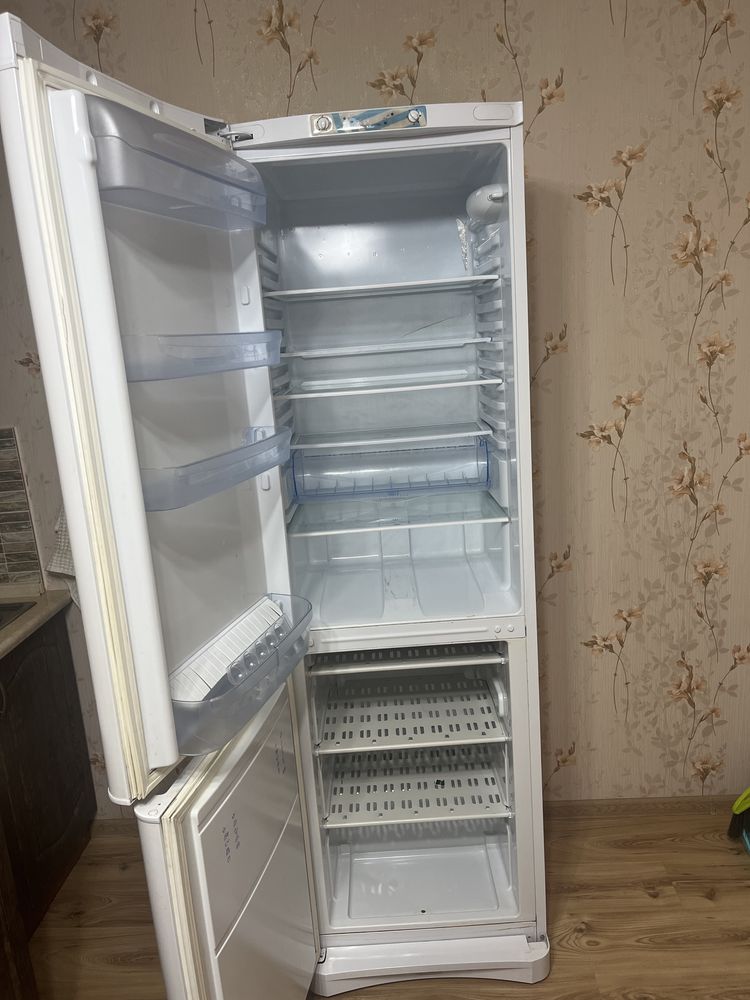 холодильник INDESIT б/у
